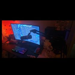 Gaming Pc With Monitor.