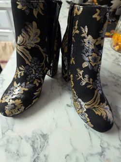 JustFab Metallic Floral Brocade Ankle Boots W7