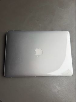 MacBook Air 13 Inch 2017 i7 256GB SSD 8GB RAM