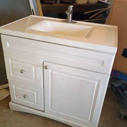 36 In Vanity With Top 