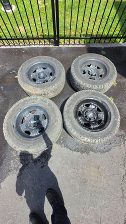 Set of 4 Moto Metal Wheels with All-Terrain Tires