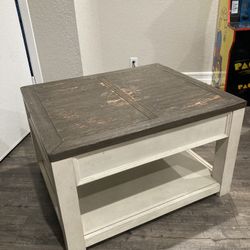 Coffee Table with Liftable Top