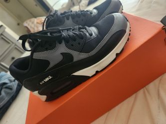 Women's Air Max  Size 6 $70 Worn Twice 
