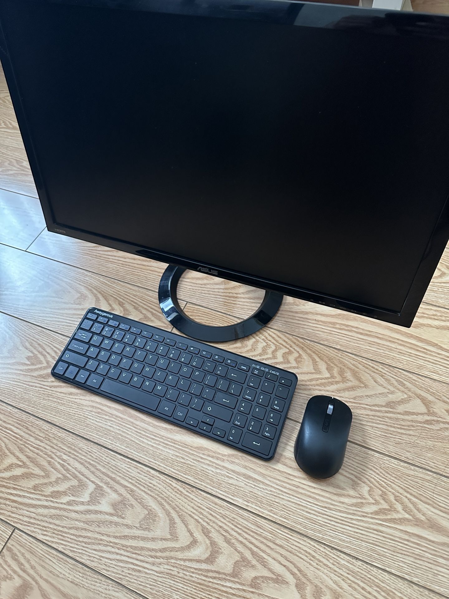 24” Monitor Keyboard And Mouse