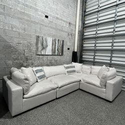  White Cloud Sectional 