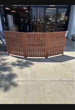 New 3 Panel Fence Screen Fence. Good for AC unit, Trash Can, Pool Equipment, Fallen Leaves. (While supplies last). Brown