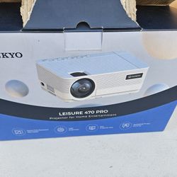 Projector.    Vankyo