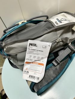 Petzl Luna Women’s Adjustable Climbing Harness- Medium Size 