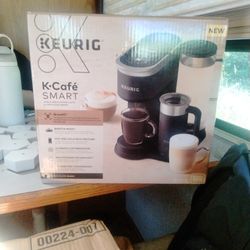 Selling Keurig K Cafe Smart 