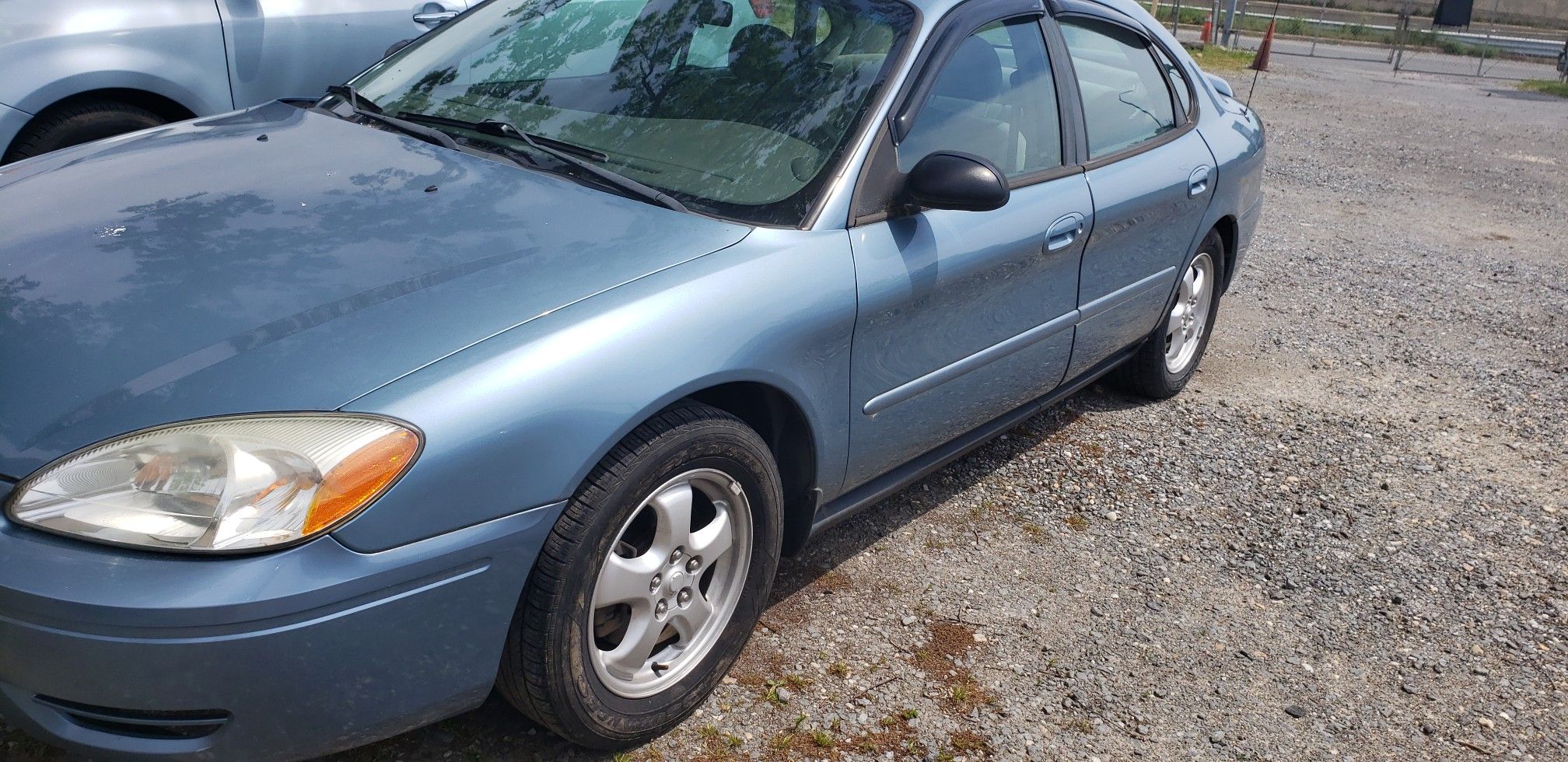 2005 Ford Taurus