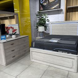 4pc Queen Bedroom Set ‼️ Only $1,299‼️