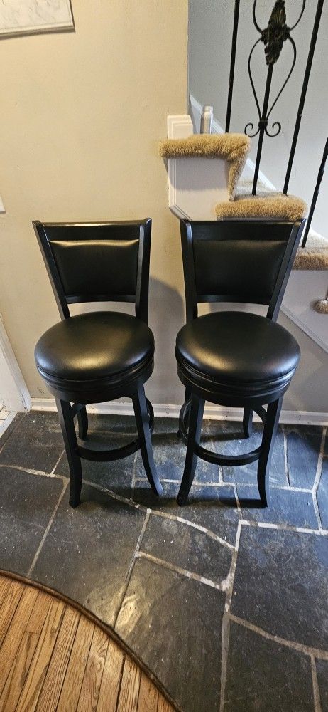 Two classic, casual bar height. Black