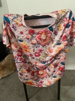 Flower Printed Tee Size S