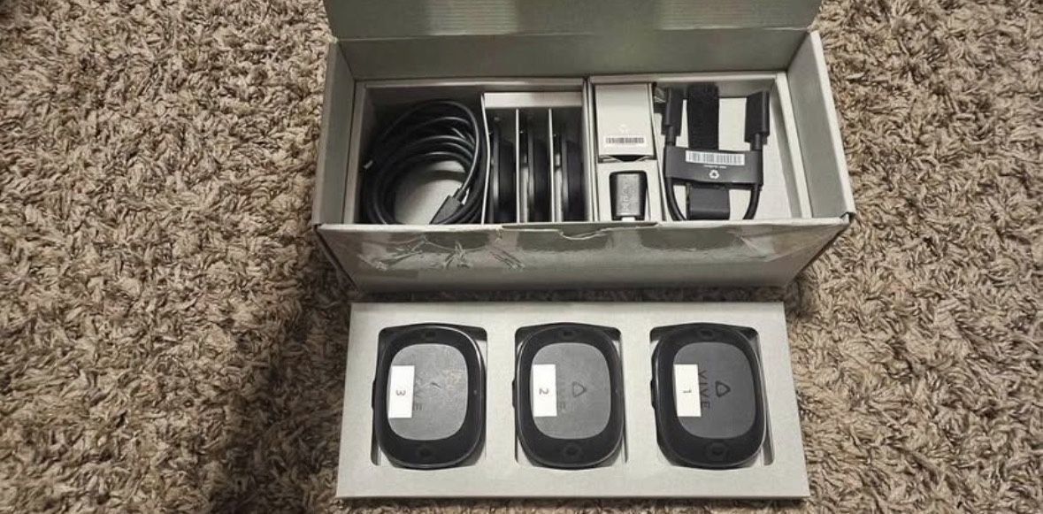 3x Vive Ultimate VR FullBody Trackers