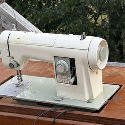 Old Sewing Machines 