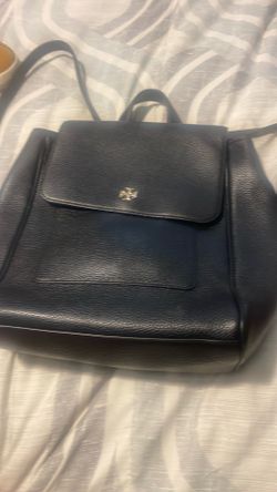 Cartera casi nueva en buen estado tory Burch
