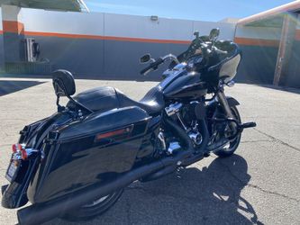 🚨 🚨🚨2017 Road glide