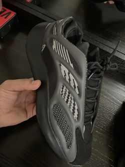 yeezy 700