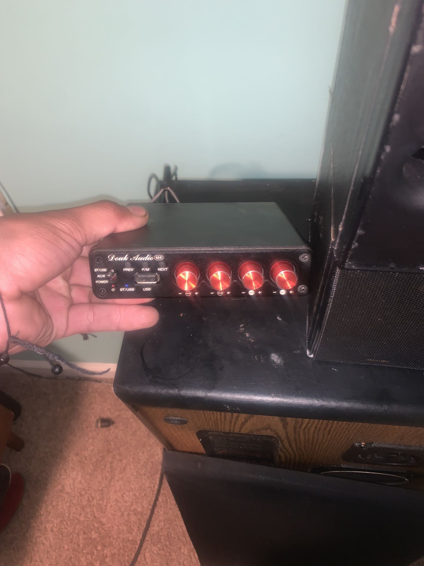 bluetooth amplifier and 2 speakers and 2 sony speakers