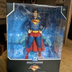 New McFarlane Toys DC Multiverse Superman Movie 2025 Superman 1:6 PVC Statue