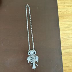 large silver owl necklace EUC