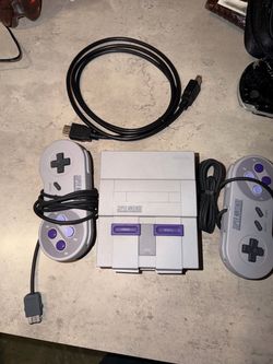 Super Nintendo SNES Console with 2 Controllers