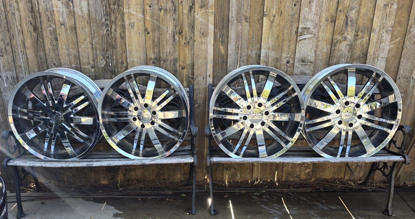 4 22" Chrome Wheels For Chevy Trucks. Bolt Pattern 6 on 5.5