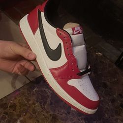 Jordan 1 Low Chicago Size 9.5