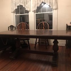 Dining room Table For Sale 