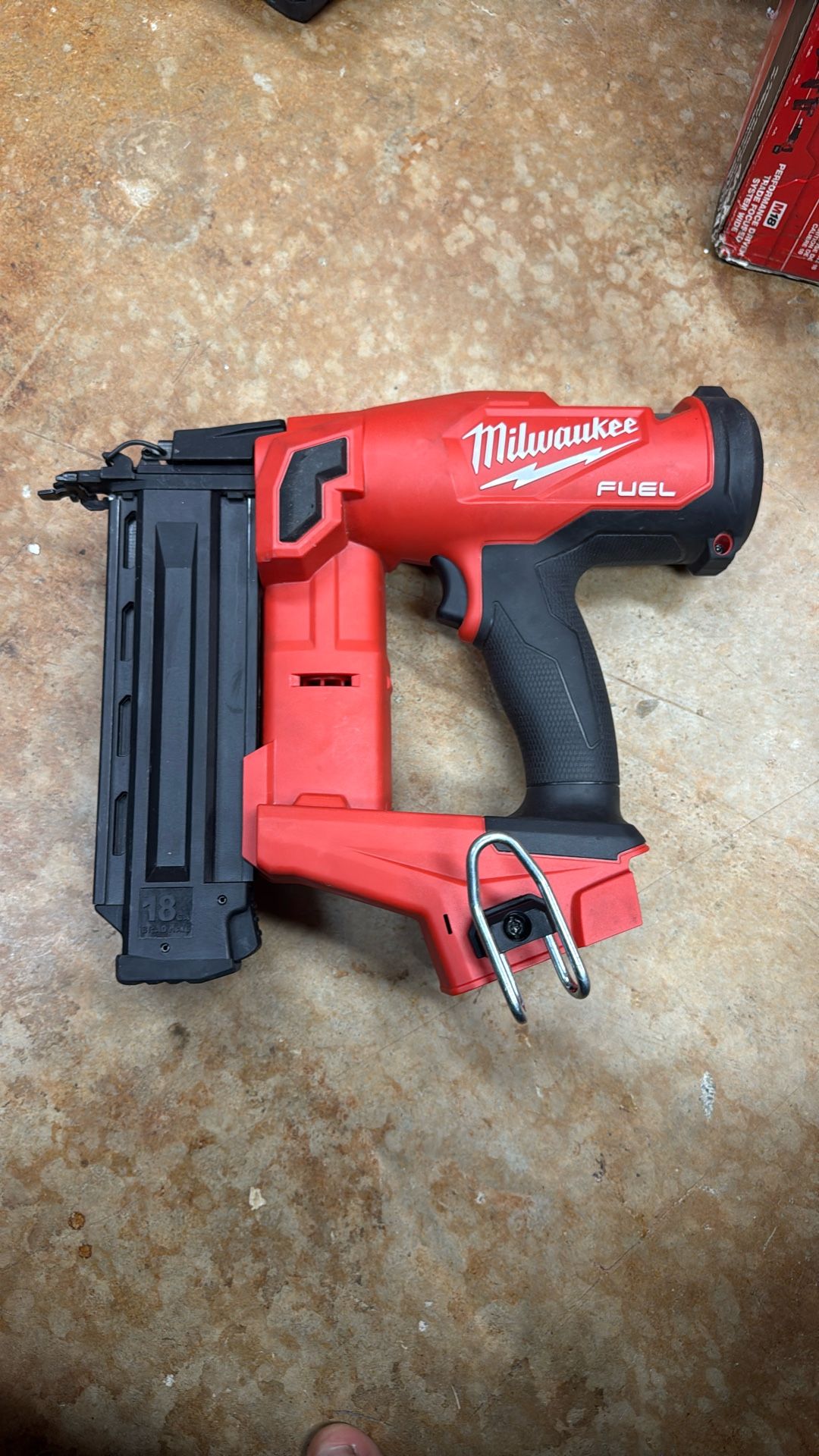 Milwaukee 18ga Brad Nailer