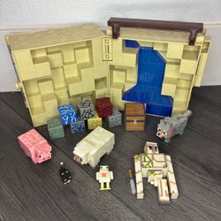 Mattel Minecraft Desert Biome Carrying Case Figures Wolf Iron Golem Tuxedo Cat