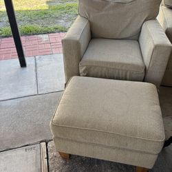 Chair With Foot Rest