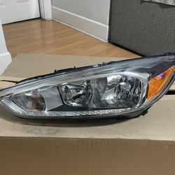 2015-2018 Ford Focus LH Headlight OEM New