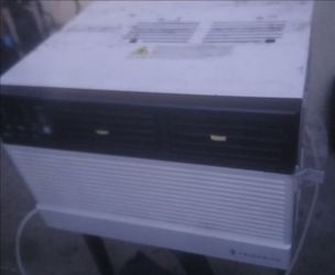 Frigidare air conditioner /moving sale