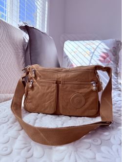 Lightweight waterproof nylon multi pocket crossbody everyday bag