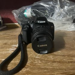 Canon EOS Rebel T7 Camera 
