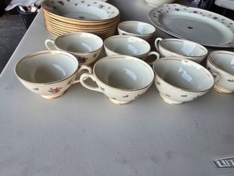 Title
Vintage Floral China Dinnerware Set