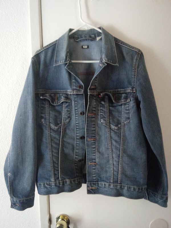 Levis Denim Jacket Mens medium for Sale in Hemet, CA - OfferUp