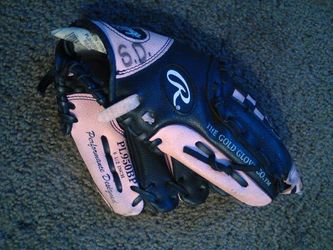 Softball glove
