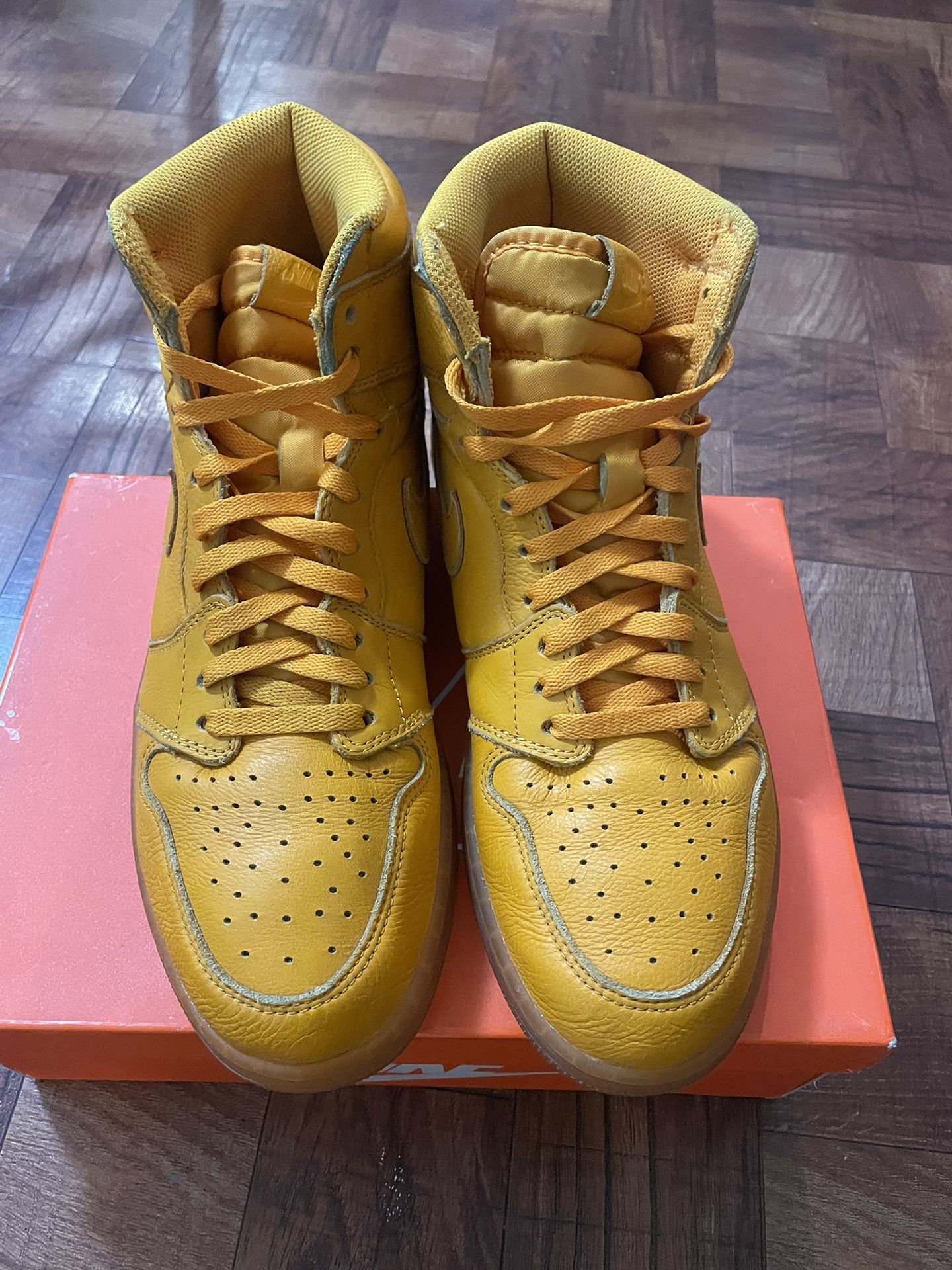 Nike Jordan 1 Gatorade Size 11.5
