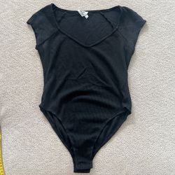 Princess polly ribbed bodysuit black  Gently pre-loved size 10   Questions? Leave a comment below!
