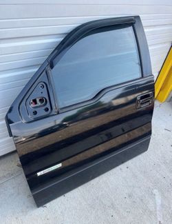 2009-2014 Ford F-150 Front Driver Door Paint Code UH