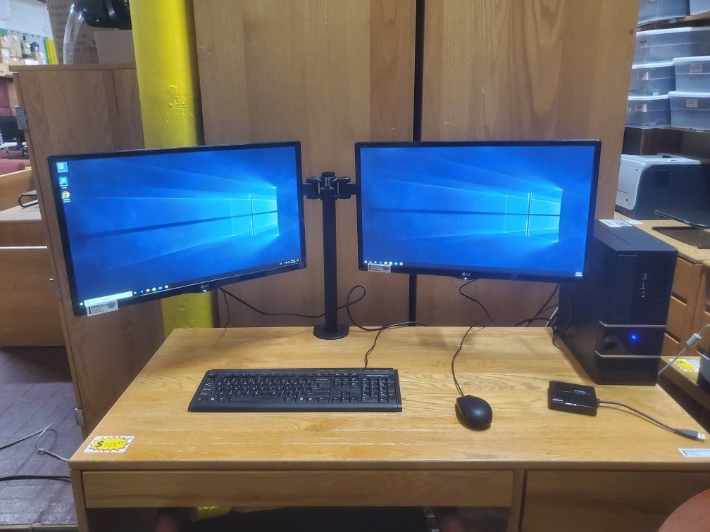 Duo Monitors With Duo Stand And Cables For $100