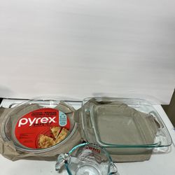 Brand New 3-piece Pyrex Brand Baking Set 