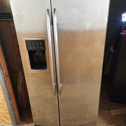 GE Refrigerator 