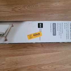 Delta Towel Bar (24 Inch) With Assitance Bar. 