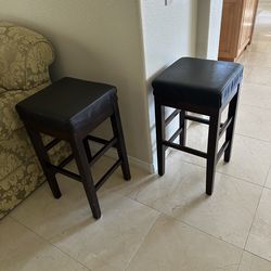 Super elegant Pottery Barn countertop chairs/stools