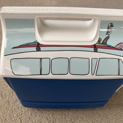 Igloo Playmate Mini Cooler With Surfboard