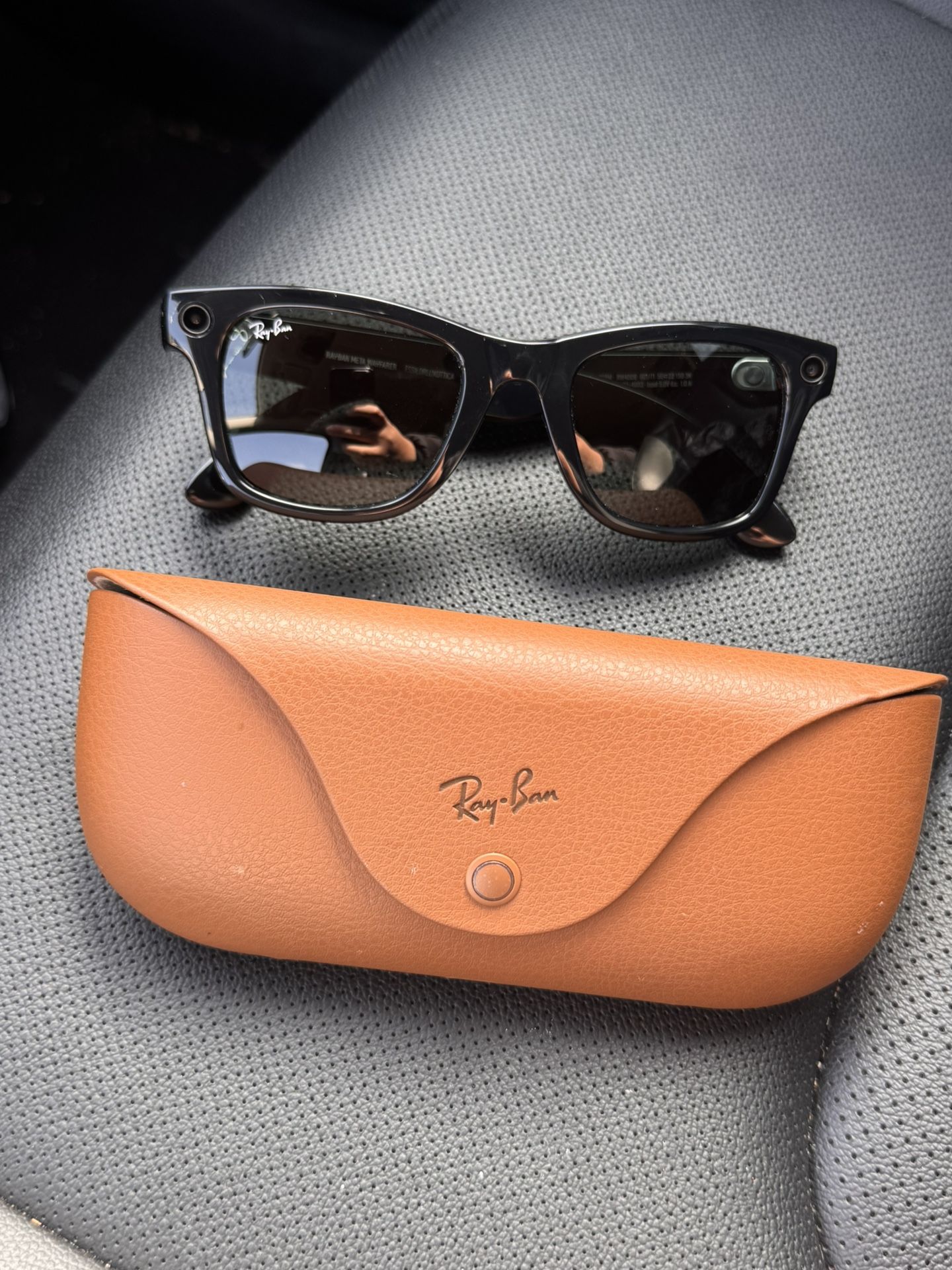 Ray-Ban Wayfarer Meta Smart Glasses (IPhone)