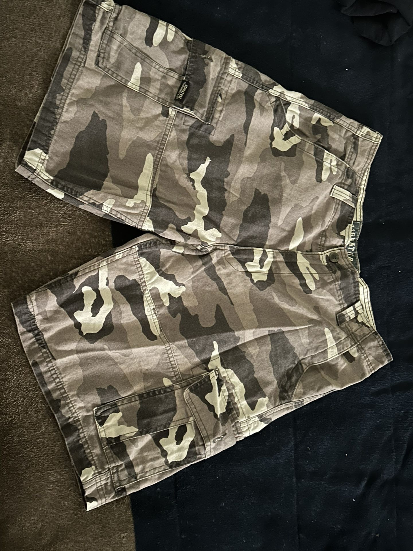 Signiture Levis Starauss cargo shorts